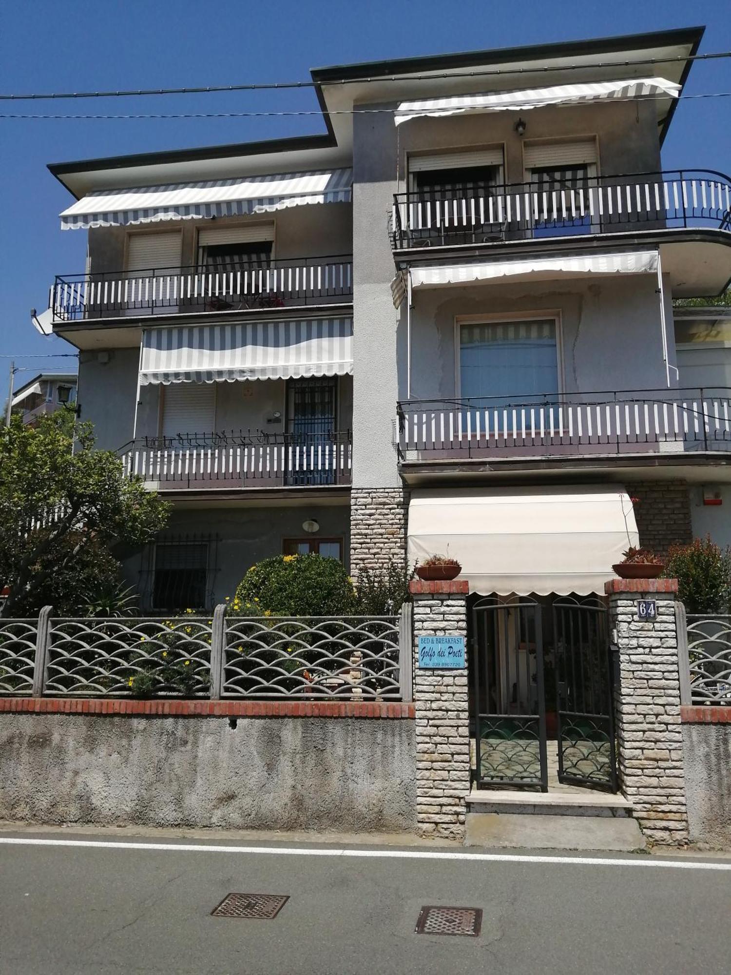 ليريسي B&B Golfo Dei Poeti المظهر الخارجي الصورة